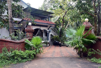 Entrance exterior view of a villa at TripThrill