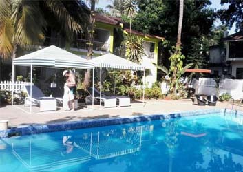 Pool with Garden at Goa Rentals in Calangute