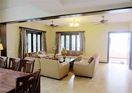 Hall with sofa at Villa Riverside in Baga Beach