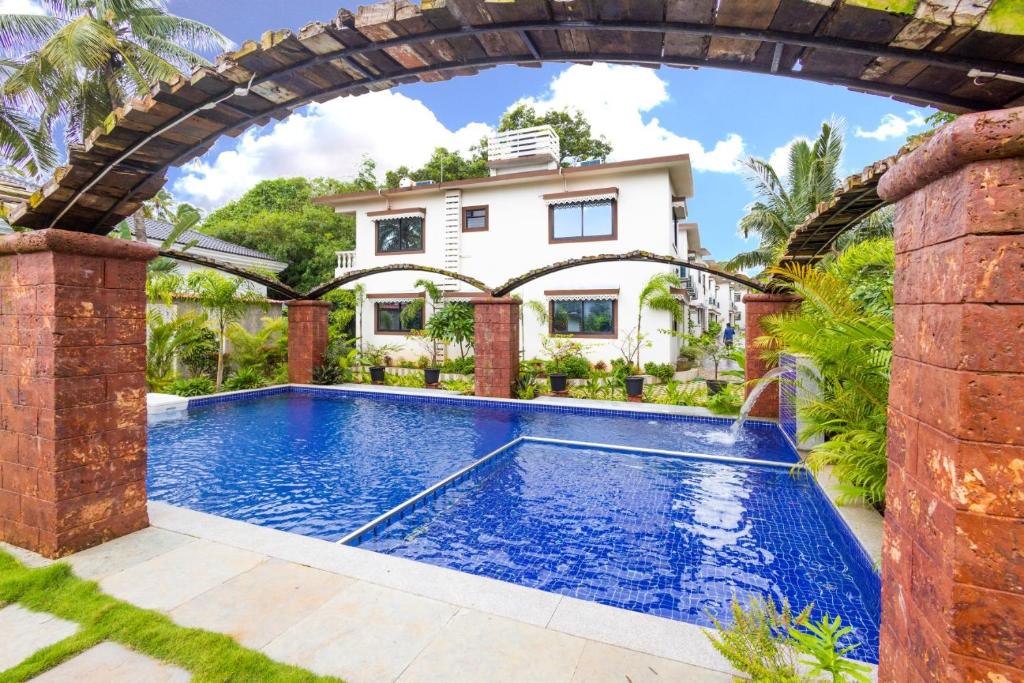Villa with private swimming pool and landscaped garden